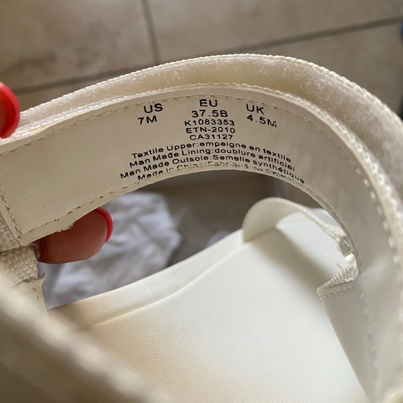 Brand New DKNY - Picture 8 of 8